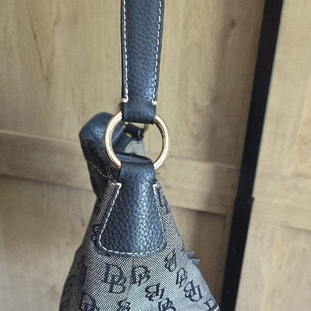 (J9) VINTAGE, Dooney & Bourke Black and Gray Hobo Bag